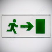 Фото табличка "указатель двери эвакуационного выхода направо" для торцевой подсветки из каталога интернет-магазина Оргстекло-Маркет